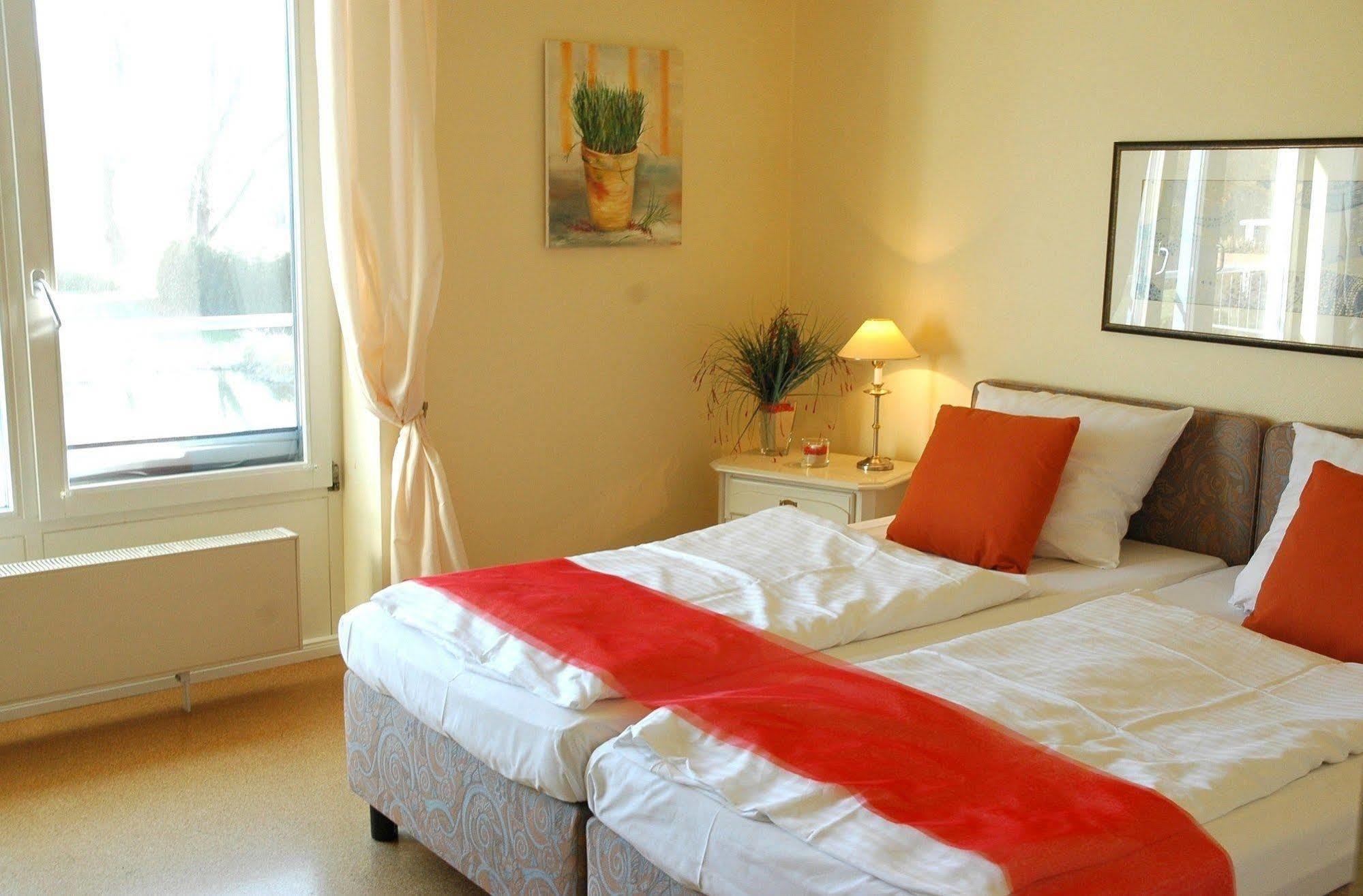 Alago Hotel Am See Cambs Extérieur photo